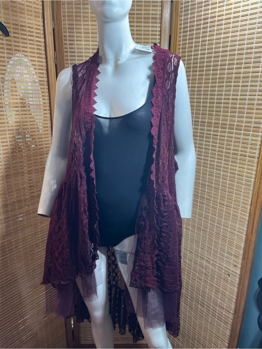 • NWT! Origami Apparel Wine / Burgundy High-low Lace Tiered Kimono Vest L
